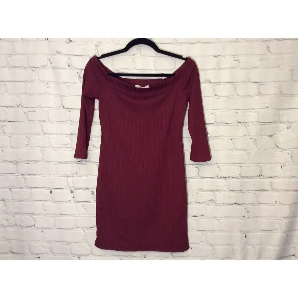 Love J Wiggle Dress Body Con Size Lg Off The Shoulder Burgundy PinUp Festive